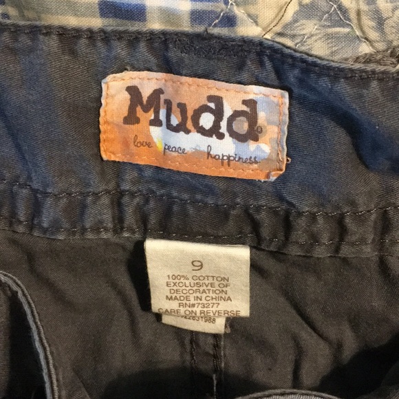 Shorts - juniors size 9 by Mudd - Picture 2 of 4